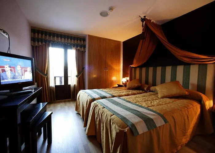 호텔 Real La Yensula 4*